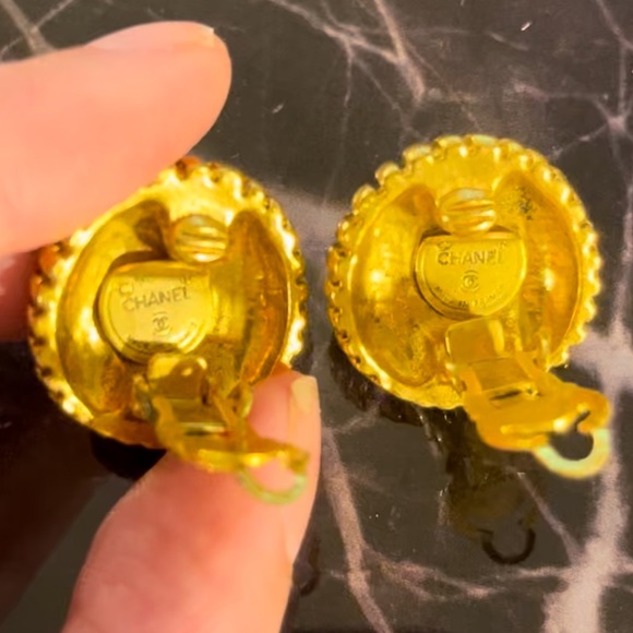 EUC: CHANEL Gold-Plated Faux-Pearl Clip-On Earrings - Picture 4 of 5